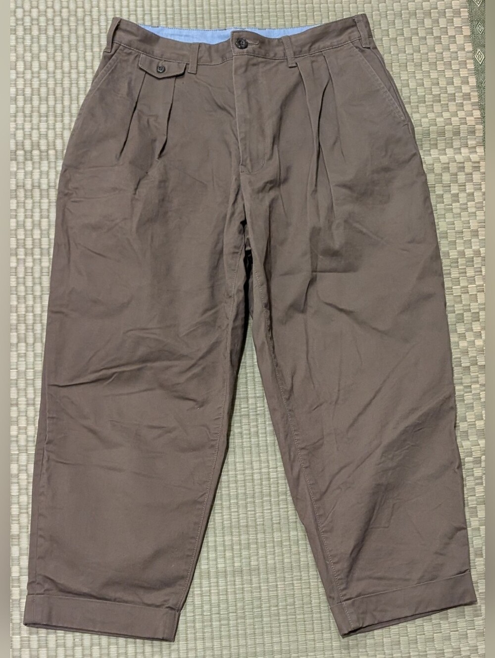BEAMS Plus 2 Pleat Tapered Twill Chinos Olive Men's Size Medium Made in Japan